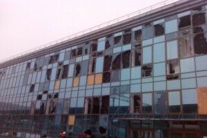 Окупанти перетворили новенький залізничний вокзал Донецька на руїну