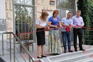Депутатка урочисто відкрила нові сходи 