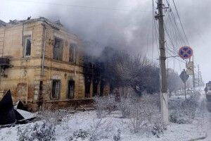 Росіяни обстріляли поліклініку та будинок у Куп'янську, є загиблі (Фото)