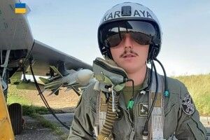 Льотчик – Герой України, який служив у Луцьку, розповів, як врятувався з палаючого літака 