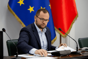 Луцький міський голова через свою гомофобію погрожує звільняти директорів шкіл (Фото)