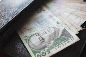 На Рівненщині під час отримання хабаря затримали військовослужбовця