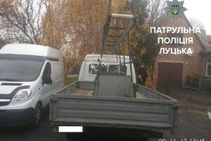 На Богдана Хмельницького «ГАЗ» копнув «Форда»… і не помітив цього