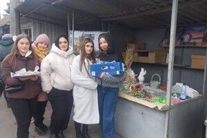 На Волині в день святого Миколая студенти та викладачі коледжу вторгували за свою продукцію 18 200 гривень для ЗСУ (Фото)