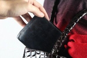 У Нововолинську неповнолітнього судитимуть за розбій та грабежі