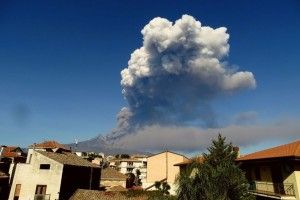 На острові Сицилія відбулося виверження вулкана Етна