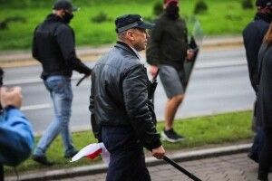 Стрибали у річку, рятуючись від силовиків: у Мінську затримали рятувальників, які допомагали протестувальникам