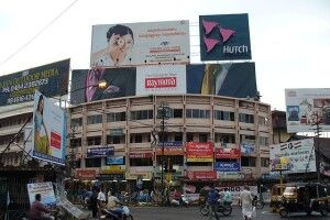 З фасадів луцьких будинків зникне зовнішня реклама