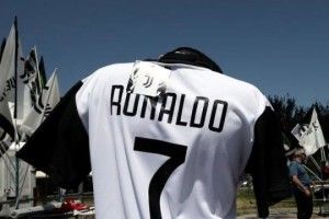 «Юветус» протягом дня продав футболок Роналду на 55 мільйонів євро 