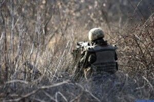 Відірвало ногу: російський офіцер на Донбасі мінував територію і підірвався сам (Відео)
