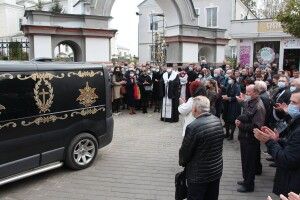 У Луцьку попрощались з митцем Олександром Огородніком (Фото)
