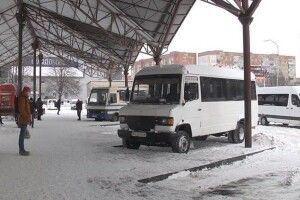 На луцькій автостанції відновили рух автобусів, які не курсували через замети