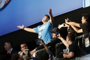 Після матчу між Нігерією та Аргентиною Марадону відразу зі стадіону забрали до лікарні