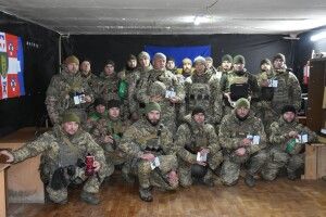 Генерал-полковник Олександр Сирський вручив на передовій нагороди воїнам волинської бригади 