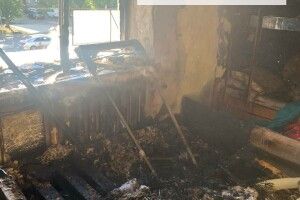 Пожежа в ковельській багатоповерхівці: бійці ДСНС врятували дитину й літню жінку (Відео)