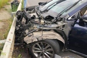 На Рівненщині – серйозна ДТП: під час повороту водійка влетіла в Mercedes 