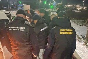 Збували наркотики на Рівненщині, Волині й ще в 3-х областях: викрито наркоугруповання