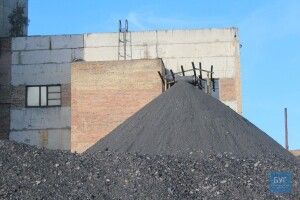 Чужоземне «чорне золото» йде в Україну, а нововолинське лежить на складах