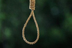 У Луцьку на вишні повісився чоловік