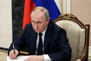 Відомі прізвища трьох росіян, які підбурювали Путіна до вторгнення в Україну  