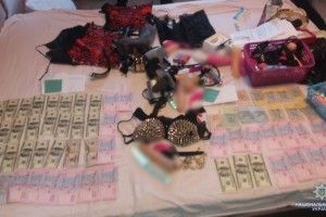 У Дніпрі «накрили» мережу онлайн-порностудій, у яких працювало понад 20 жінок-моделей