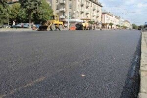 Поліщук хоче швидко залатати луцькі дороги