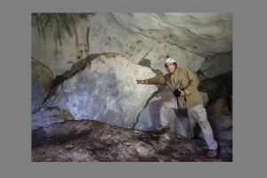 У давній печері знайшли відбитки рук дітей