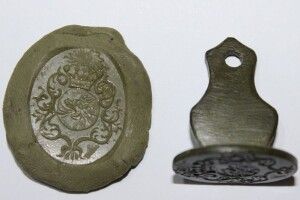 На Волині знайшли печатку з вогнедихаючим левом