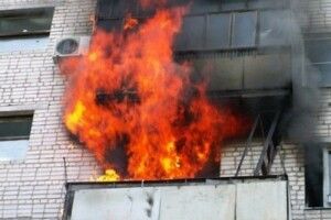 У луцькій багатоповерхівці загорівся балкон 