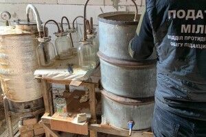 Неподалік Луцька «хімічили» контрафактний алкоголь (Фото)