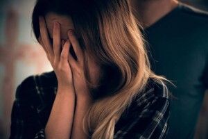 Зґвалтували 11-річну дівчинку: підозрюють її родича