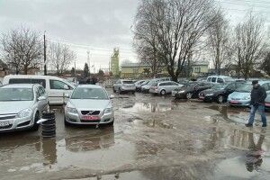 Луцькі муніципали візьмуться за автобазар