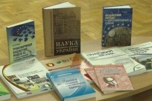 Університетські видання поповнили бібліотеку Волинської православної богословської академії (ФОТО, ВІДЕО)