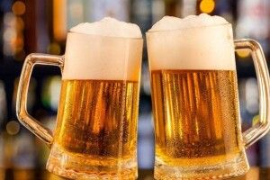 У США молода пара щоночі цупила із крамниць пиво – ящиками!