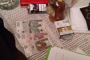 В мотелі на Млинівській рівненська панянка «обчистила» трьох заробітчан