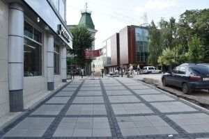 До Дня Незалежності у Луцьку мають відремонтувати вулицю Кривий Вал