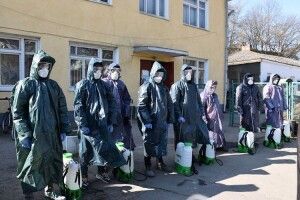 Триває дезінфекція багатоквартирних будинків у Луцьку