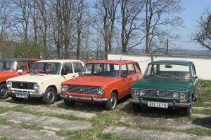 Юних викрадачів автівок, які спеціалізувалися на «Жигулях», взяли під варту