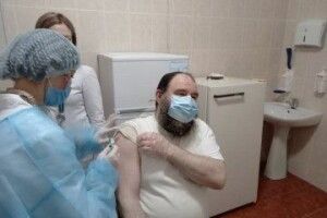 Головний рабин Луцька вакцинувався від COVID-19
