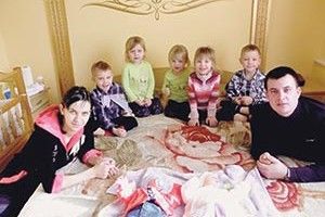 ТРІЙНЯ ТА ЩЕ ДВІЧІ ПО ДВА