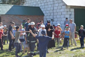 На Волині рятувальники провели пізнавальну акцію в дитячому таборі