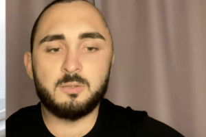 Чоловік попросив у перехожих цигарку і ледь не помер від удару по голові (Фото 18+)