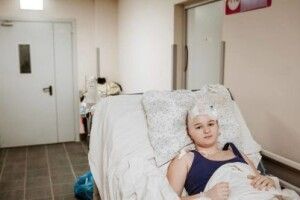 13-річна Софія, яка після обстрілу окупантів три тижні жила з уламком в голові, пригадала атаку росіян і розповіла про свою мрію