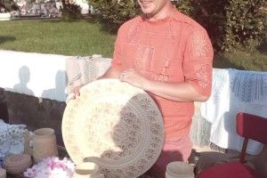 Що ми прикупили й почули від народних умільців на Театральному майдані  