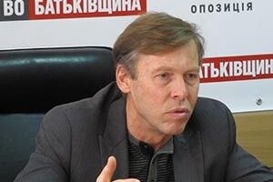 КОМАНДА ТИМОШЕНКО ЗМУСИТЬ КАБМІН ДУМАТИ ПРО ЛЮДЕЙ*