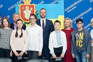 «Чужа країна гарна, а рідна – найкраща»
