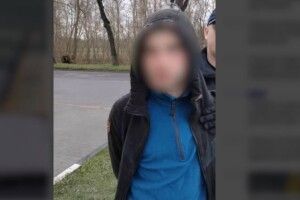 У Луцьку в чоловіка невідомі вирвали з рук сумку та втекли (Фото)