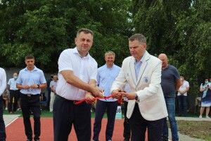 У Луцьку відкрили  унікальну в Україні легкоатлетичну базу (Фото)