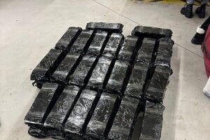 «Різдвяні подарунки» на пів мільйона – митники виявили незадекларовані товари  