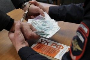 Волинянину загрожує кримінальна відповідальність за спробу надання неправомірної вигоди поліцейському